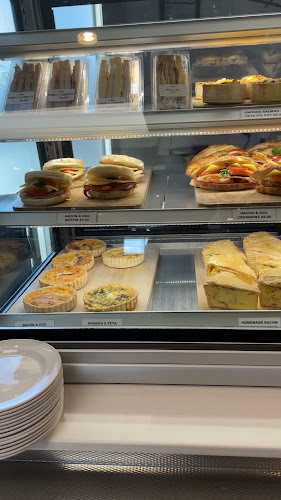 Reviews of Autobahn Cafe Bombay in Bombay - Hospitality and gastronomy