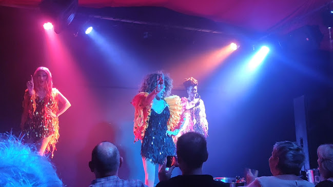 Opinii despre Monkey House Lounge and Cabaret Bar în Whitianga - Hospitality and gastronomy