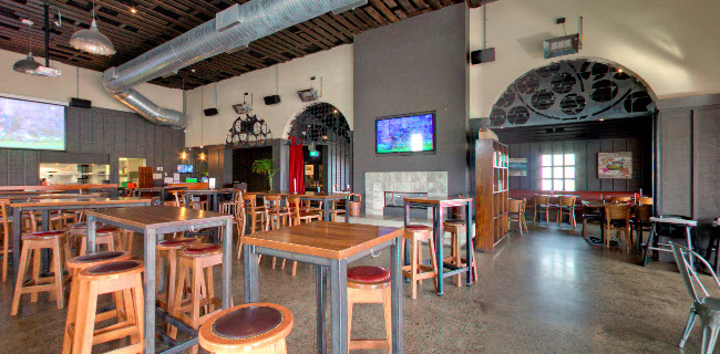 Applejack's Bar & Eatery - Hospitality and gastronomy