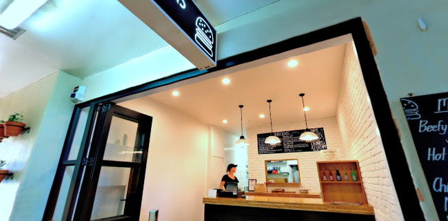 TOO FAT BUNS - Hospitality and gastronomy