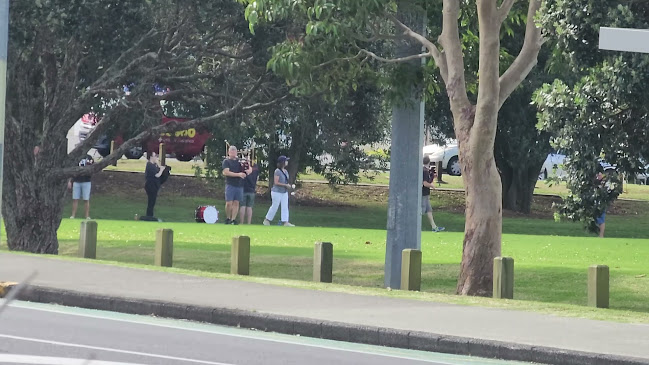 Comentarii opinii despre McDonald's Akoranga Drive