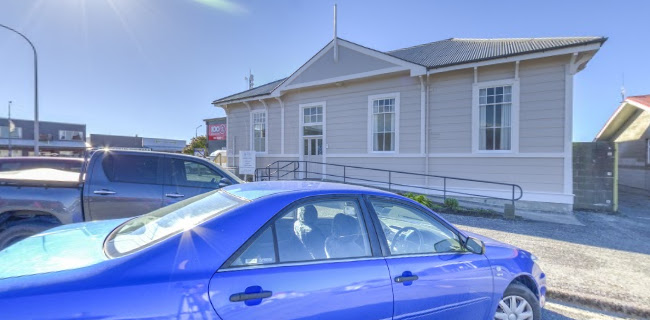 Denniston Dog Restaurant & Bar - Westport