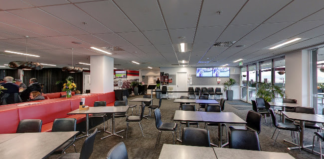 Spectators Bar & Bistro - Hospitality and gastronomy