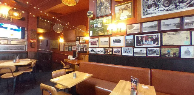 Opinii despre Redoubt Bar & Eatery în Matamata - Hospitality and gastronomy