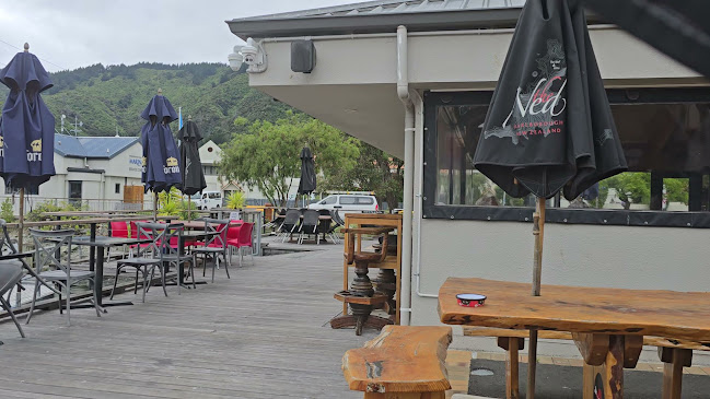 Opinii despre Jolly Roger Bar & Restaurant în Picton - Hospitality and gastronomy