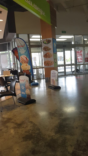 Opinii despre Hollywood Bakery Espresso în Hamilton - Hospitality and gastronomy