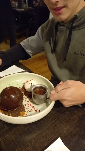 Opinii despre The Jolly Pub & Kitchen Kapiti în Paraparaumu Beach - Hospitality and gastronomy