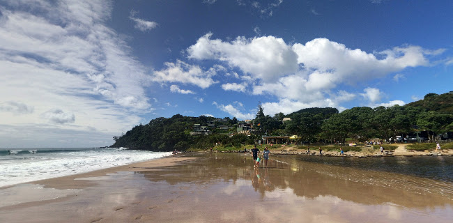 Hotties Beachfront Eatery