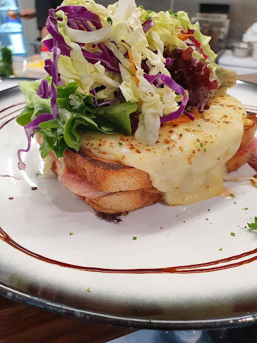 Madisons Cafe and Bar - Hospitality and gastronomy