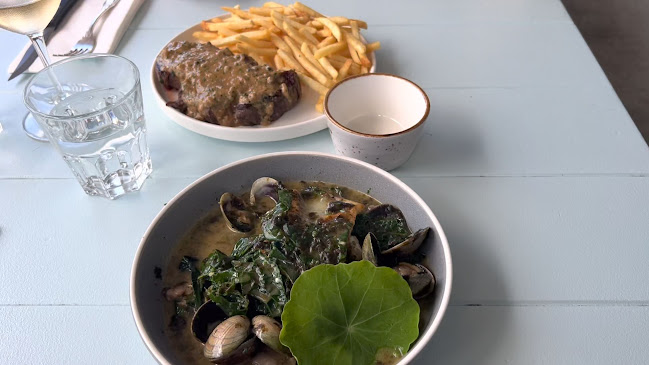 The Oyster Inn - Waiheke Island