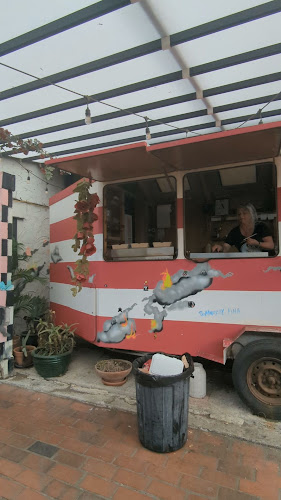 Opinii despre Murray Piha în Piha - Hospitality and gastronomy