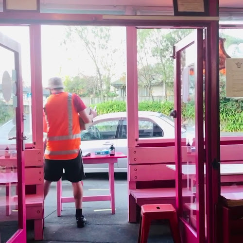 Pipi pizza café and pizza truck, bistro style restaurant - Hospitality and gastronomy