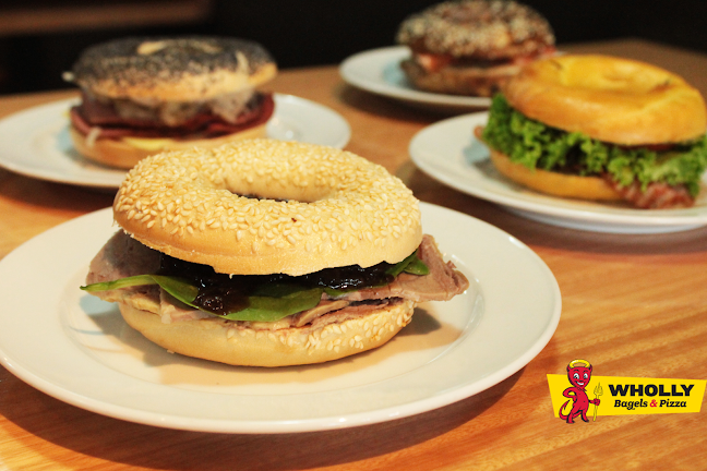 Opinii despre Wholly Bagels & Pizza Lower Hutt în Lower Hutt - Hospitality and gastronomy