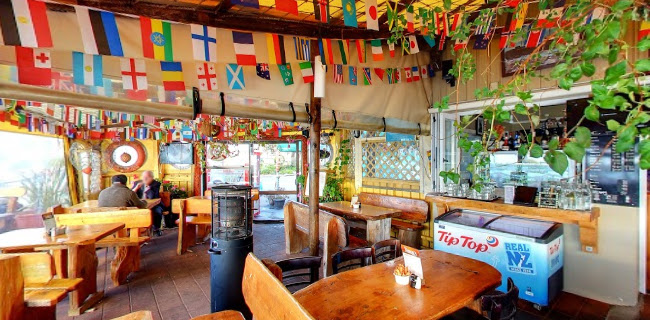 Manou's Waterfront Cafe & Restaurant