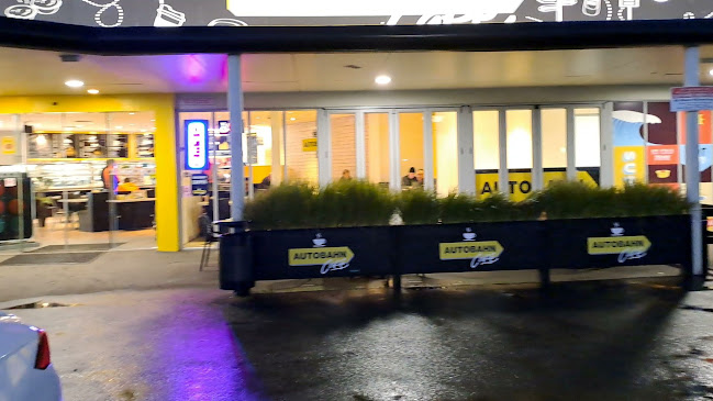 Autobahn Cafe Bombay