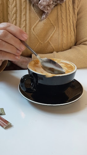 Route 6 Cafe and Bar - Hospitality and gastronomy