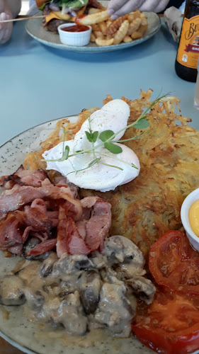 Opinii despre Railway Station Cafe în Kawakawa - Hospitality and gastronomy