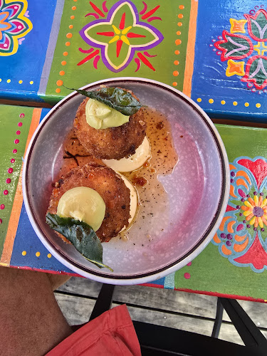 TIPSY OYSTER - Hospitality and gastronomy