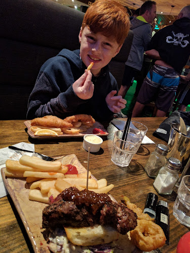 Comentarii opinii despre The Backyard Bar & Restaurant