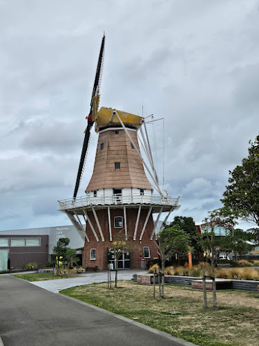 Cafe de Molen. - Hospitality and gastronomy