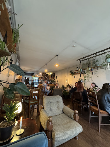 Reviews of six ounces in Christchurch - Hospitality and gastronomy