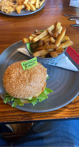 Nando's Bayfair - Hospitality and gastronomy