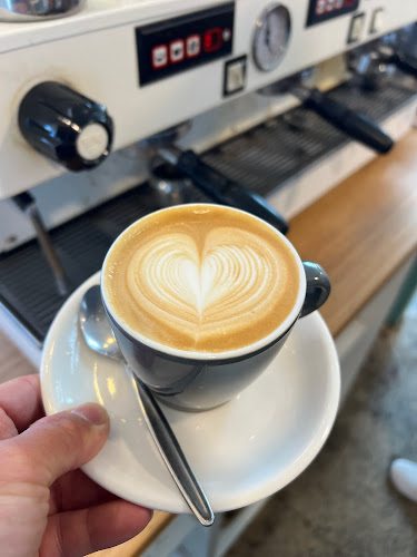 Unit 1&2/408 Beach Road, Mairangi Bay, Auckland 0630, New Zealand