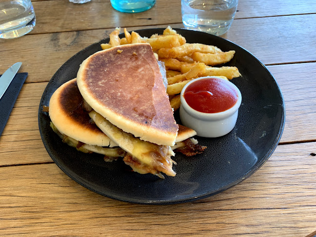 East Pier Hotel - Hospitality and gastronomy