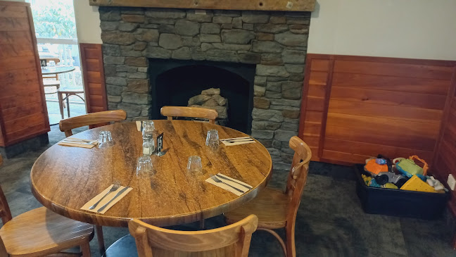 Ascot Sportshouse & Eatery - Hospitality and gastronomy