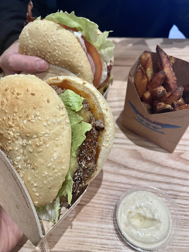 BurgerFuel Glenfield - Auckland