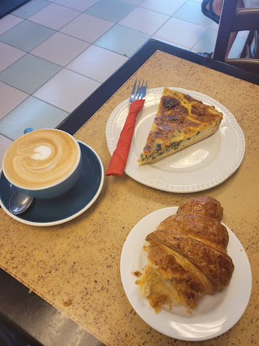 Reviews of La Tropezienne Takapuna in Auckland - Hospitality and gastronomy