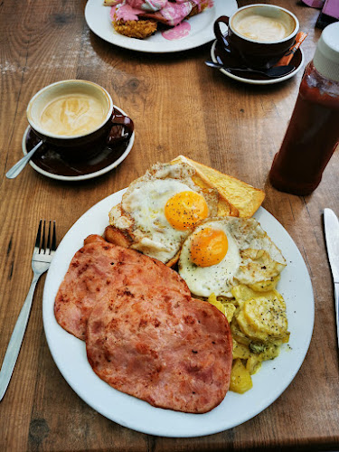 Comments and reviews of Cafe Ahuriri