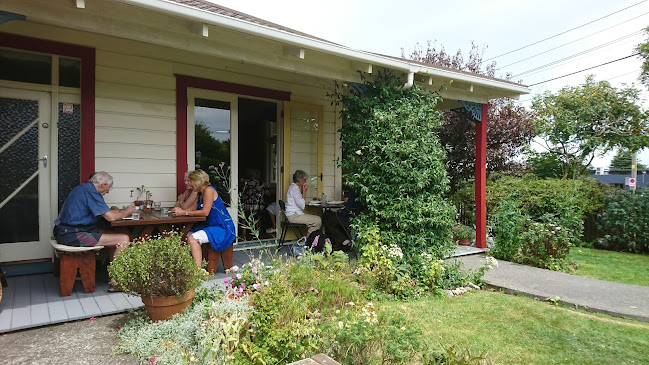 Comments and reviews of Relish Cafe and Catering