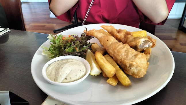 Comments and reviews of Off The Track Restaurant and Licenced Cafe