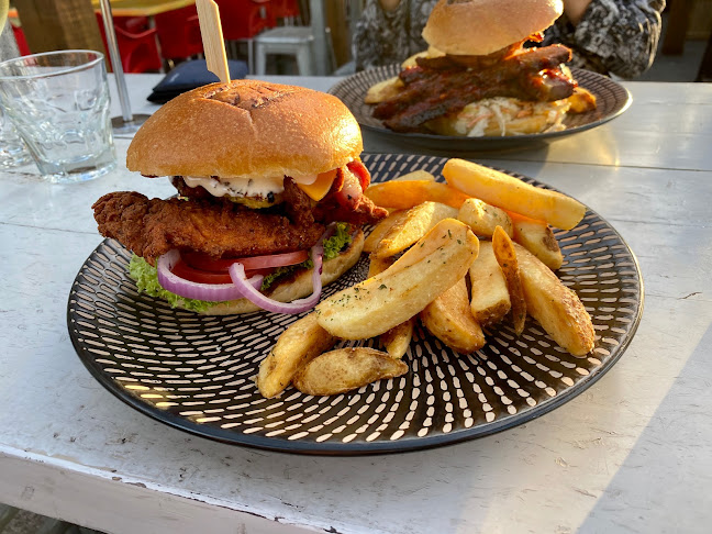 Applejack's Bar & Eatery