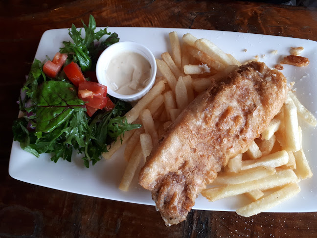 Manou's Waterfront Cafe & Restaurant - Hospitality and gastronomy