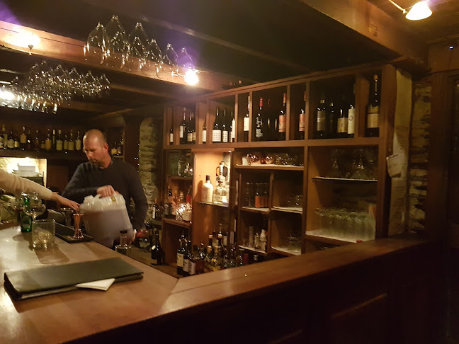 Comentarii opinii despre The Blue Door Bar