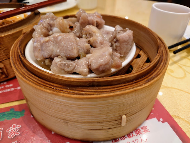 Hees Garden Seafood Restaurant - Hospitality and gastronomy