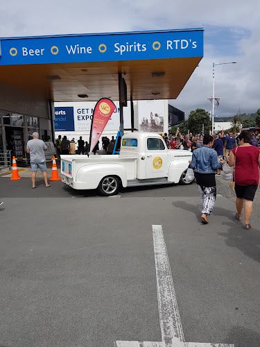 Liquorland Whangamata - Hospitality and gastronomy