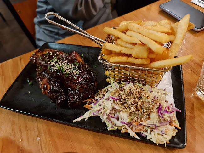 Comentarii opinii despre Stumpers Bar & Cafe