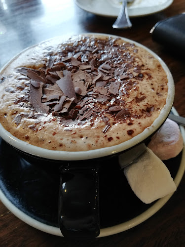 Wild Oats Bakery/Deli/Cafe - Hospitality and gastronomy