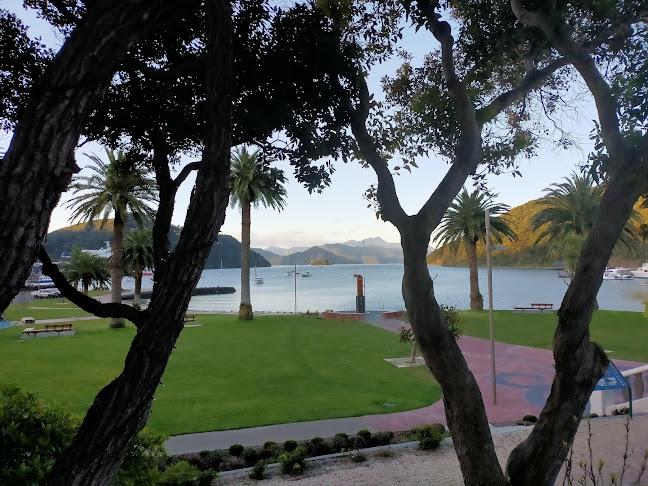 The Thirsty Pig Picton Phone number