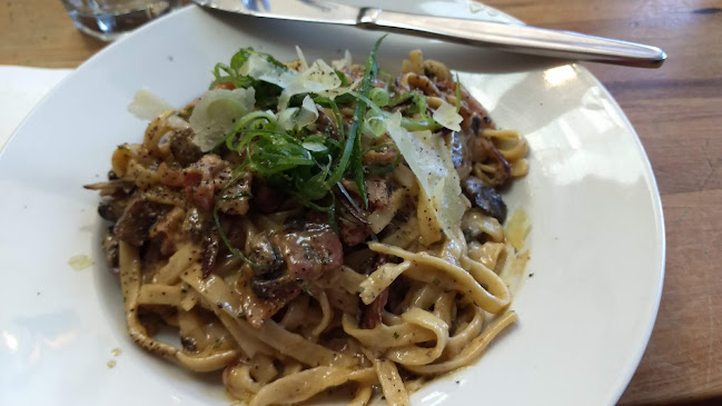 Winnie Bagoes City - Hospitality and gastronomy