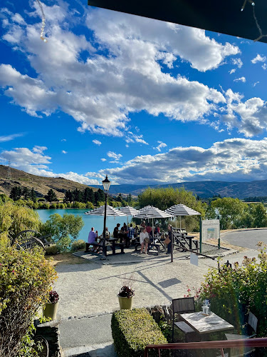 Pinot Junction -Lakeside Cafe - Hospitality and gastronomy