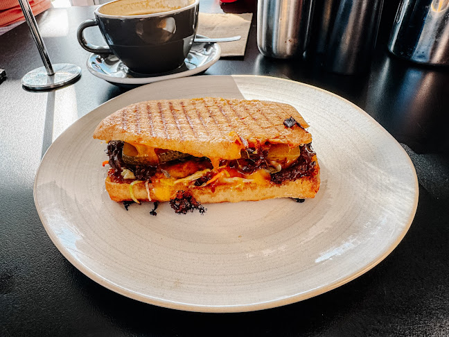 Omaha Beach Café - Omaha