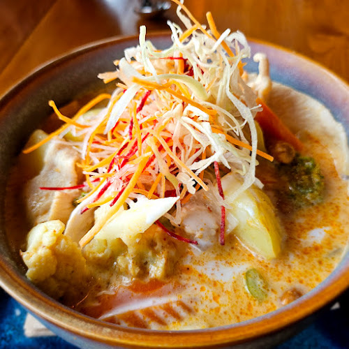 NomNom Kitchen - Lincoln - Lincoln