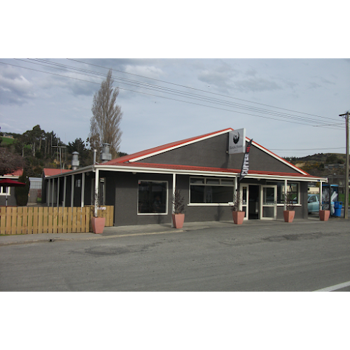 Black Swan Cafe/Waihola Motel - Waihola