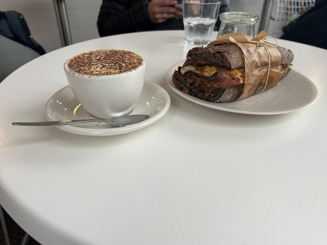 Comentarii opinii despre Kamino - Coffee Shop & Eatery