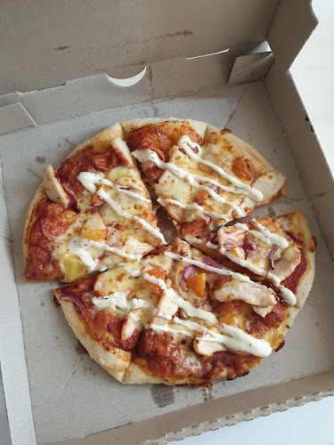 Pizza Hut Windsor Park - Hospitality and gastronomy