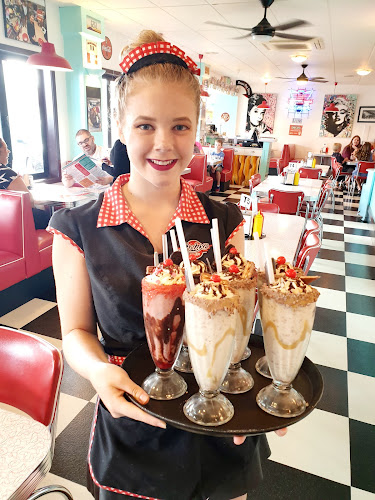 Deluxe Diner Open Times